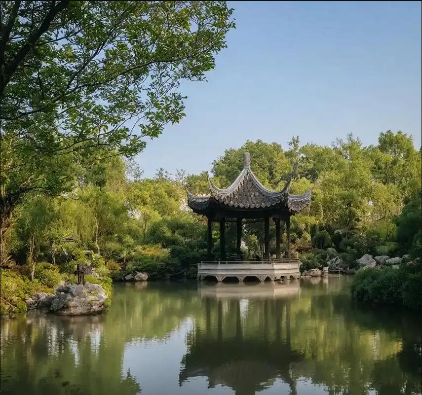 上海卢湾心疼餐饮有限公司